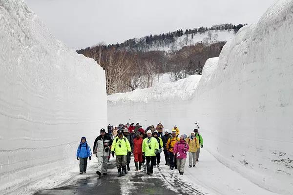 大雪地區的復古溫泉Sukayu Onsen首次體驗混合沐??！