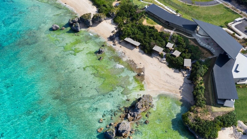 億伽溫泉-虹夕諾雅沖繩的海景度假酒店：海邊的琉球城堡